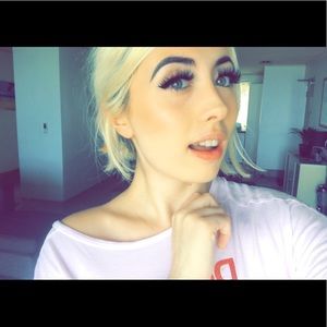 Meet your Posher, Amelia